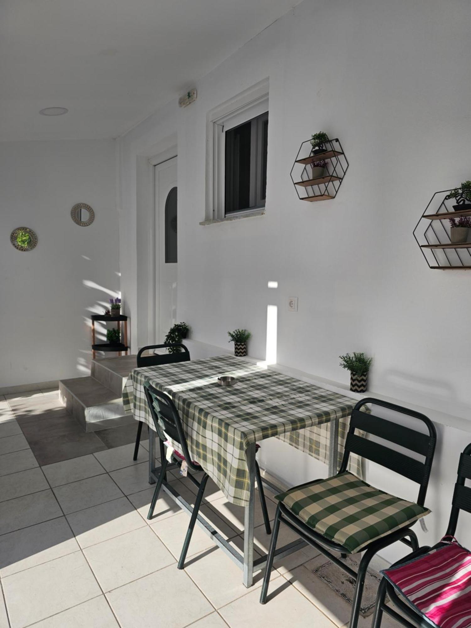 Errika Apartment Ipsos Bagian luar foto