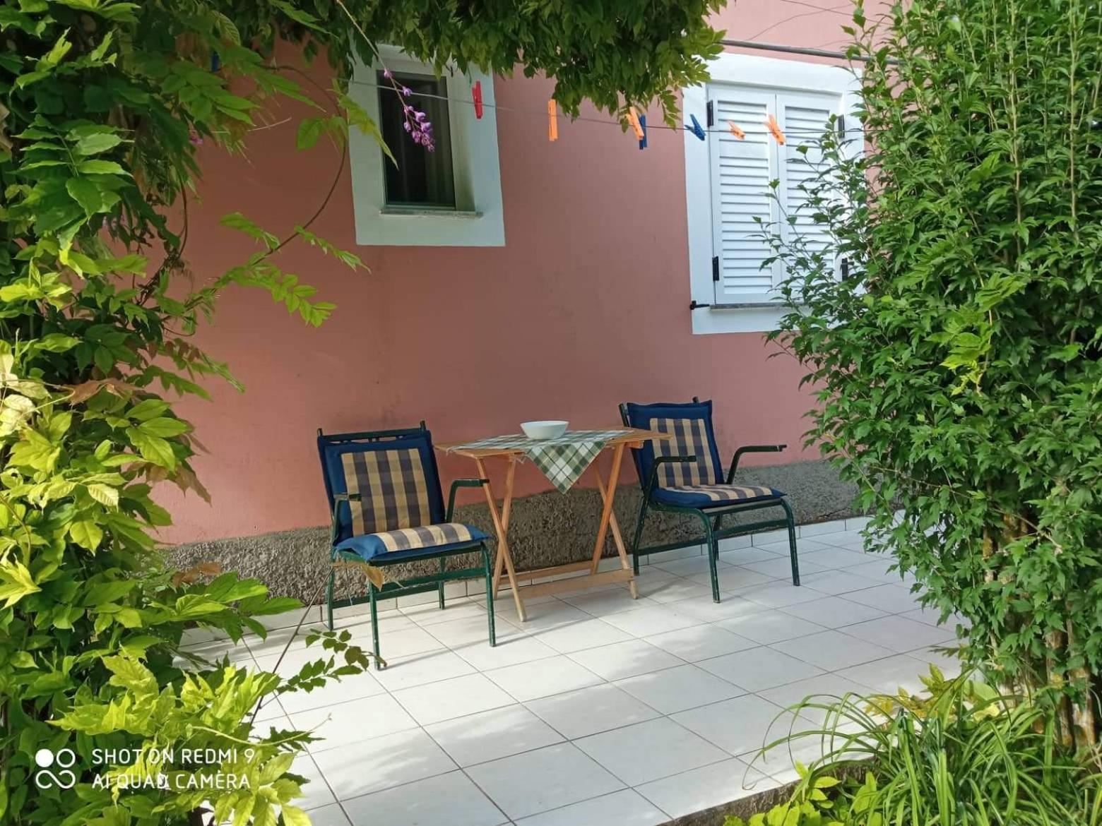 Errika Apartment Ipsos Bagian luar foto