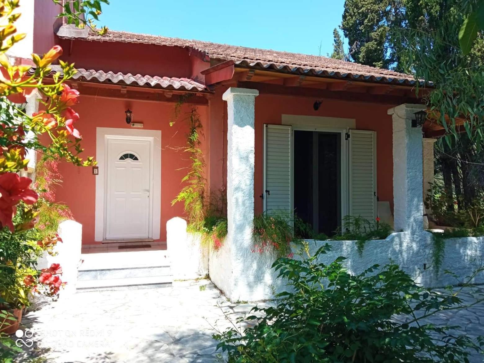 Errika Apartment Ipsos Bagian luar foto