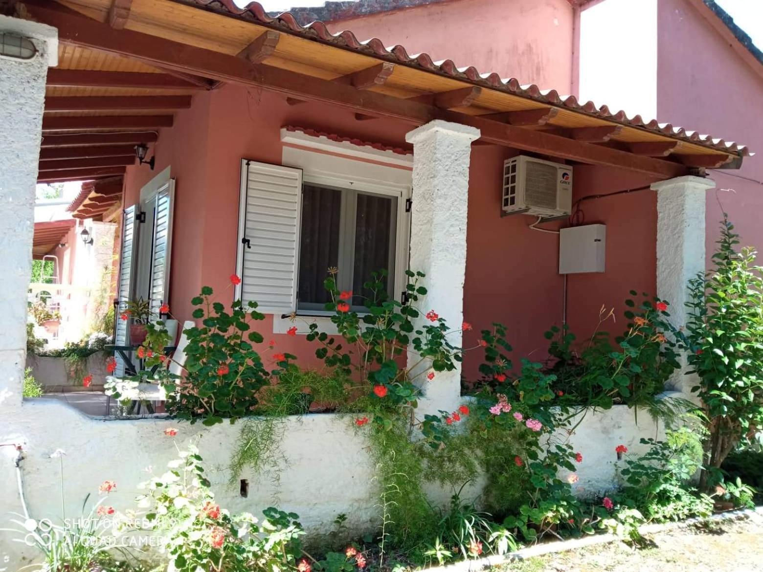 Errika Apartment Ipsos Bagian luar foto